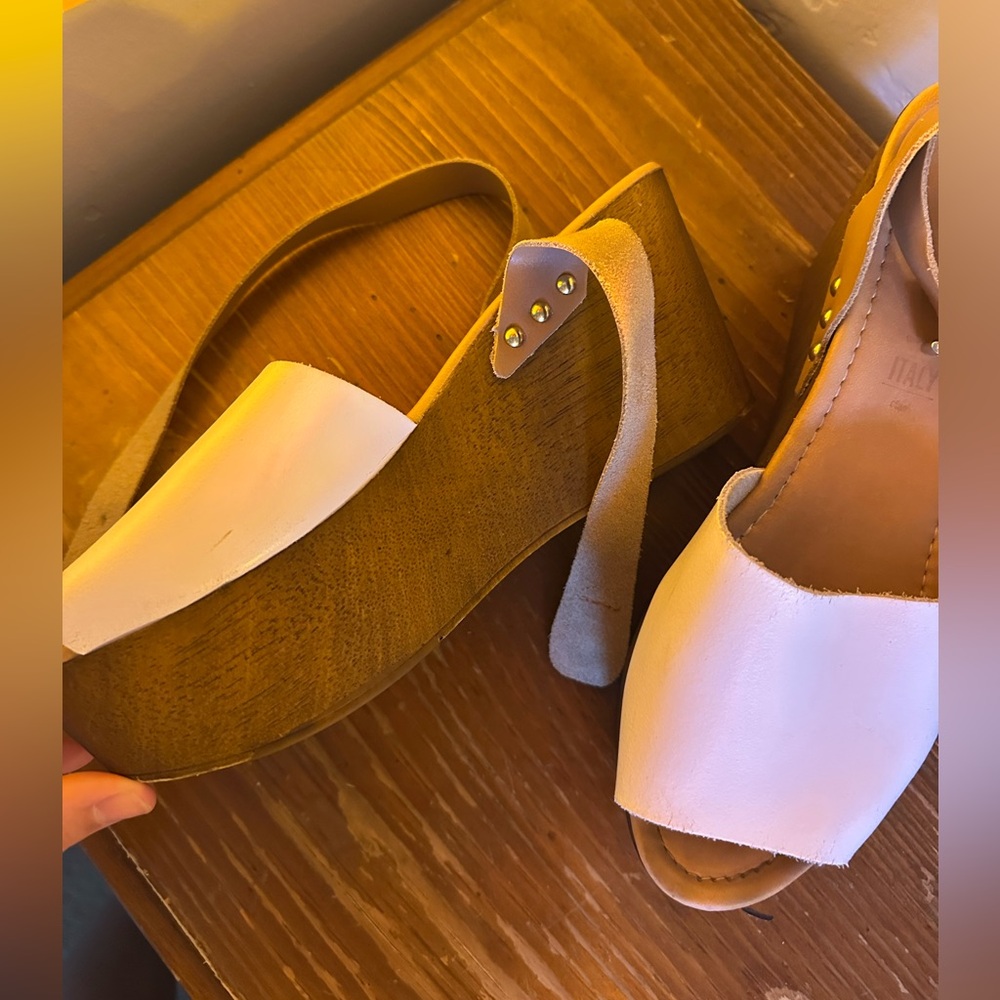 Women's Wedge Sandals in White and Tan